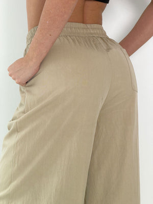 PANTALÓN LINO BOTÓN TERMINALES BEIGE