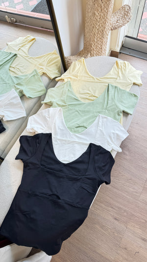 BODY CUELLO CUADRADO ESCOTE VERDE PISTACHO