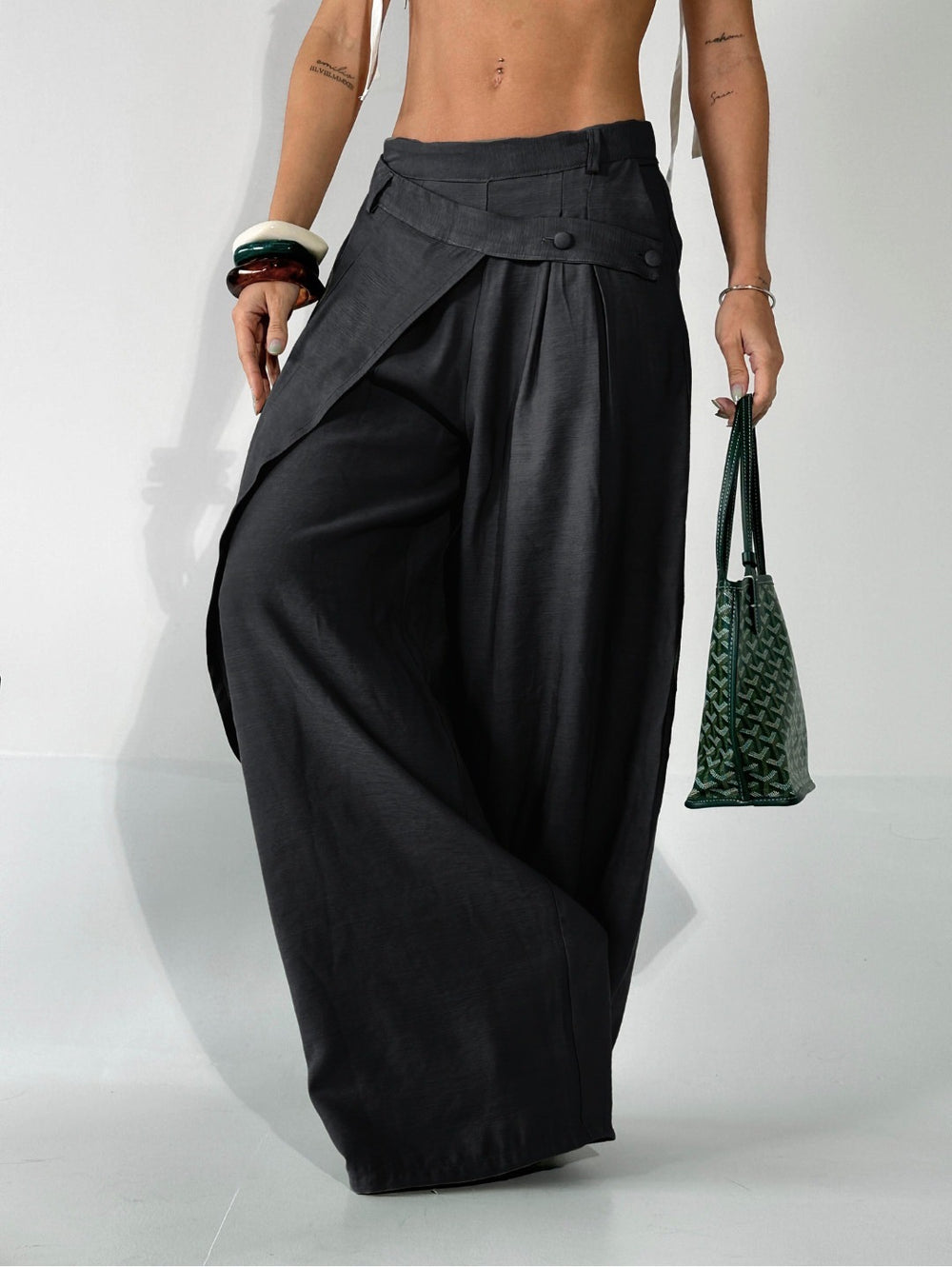 PANTALÓN LINO BOTONES NEGRO